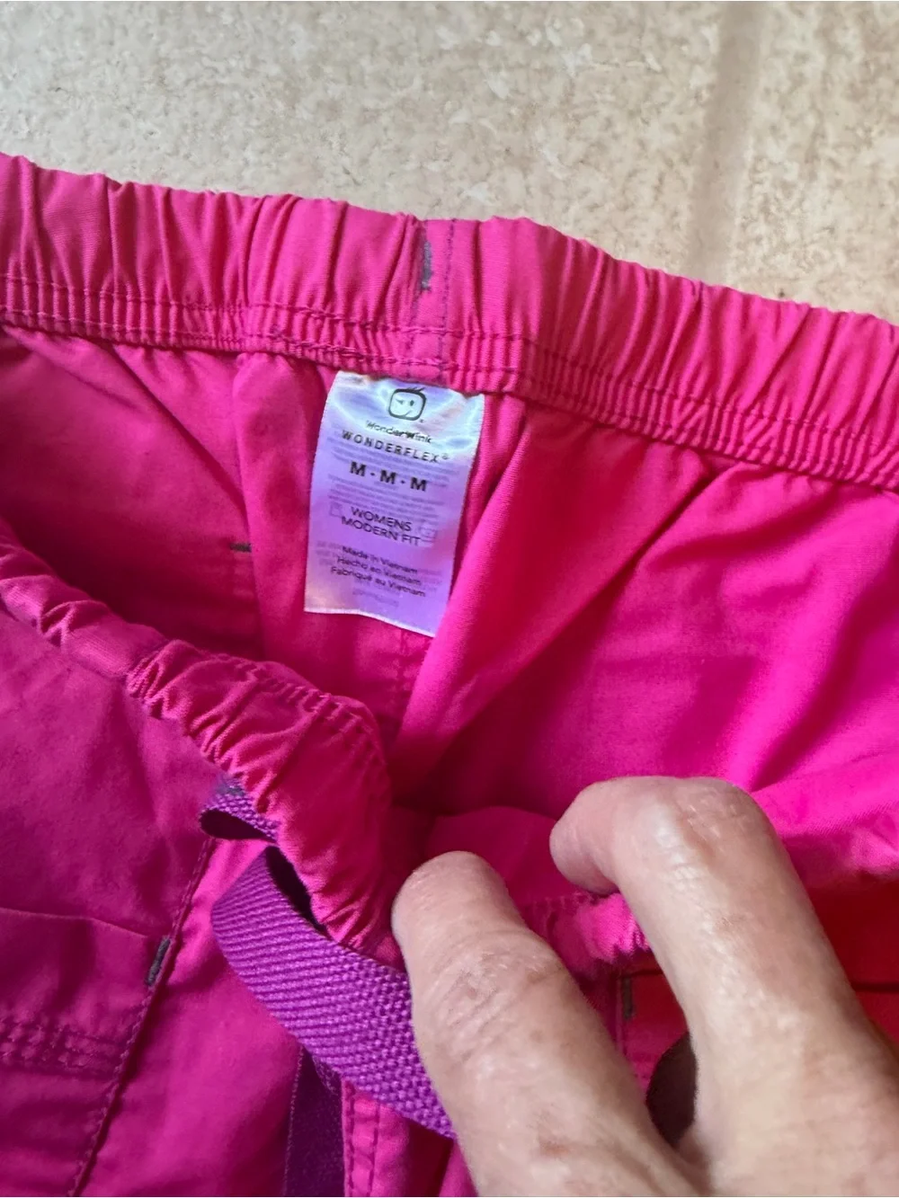 WonderWink Bright Magenta women’s medium nursing scrub pants! - Picture 3 of 3